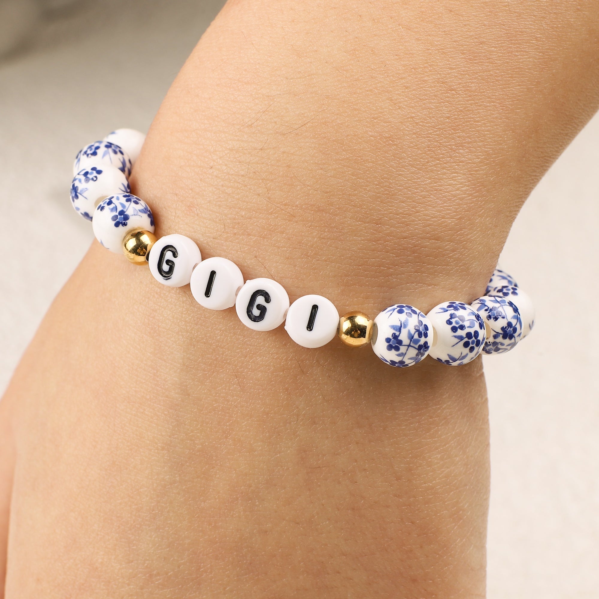 Mint & Lily Bracelet à Perles en Porcelaine Bleue Florale