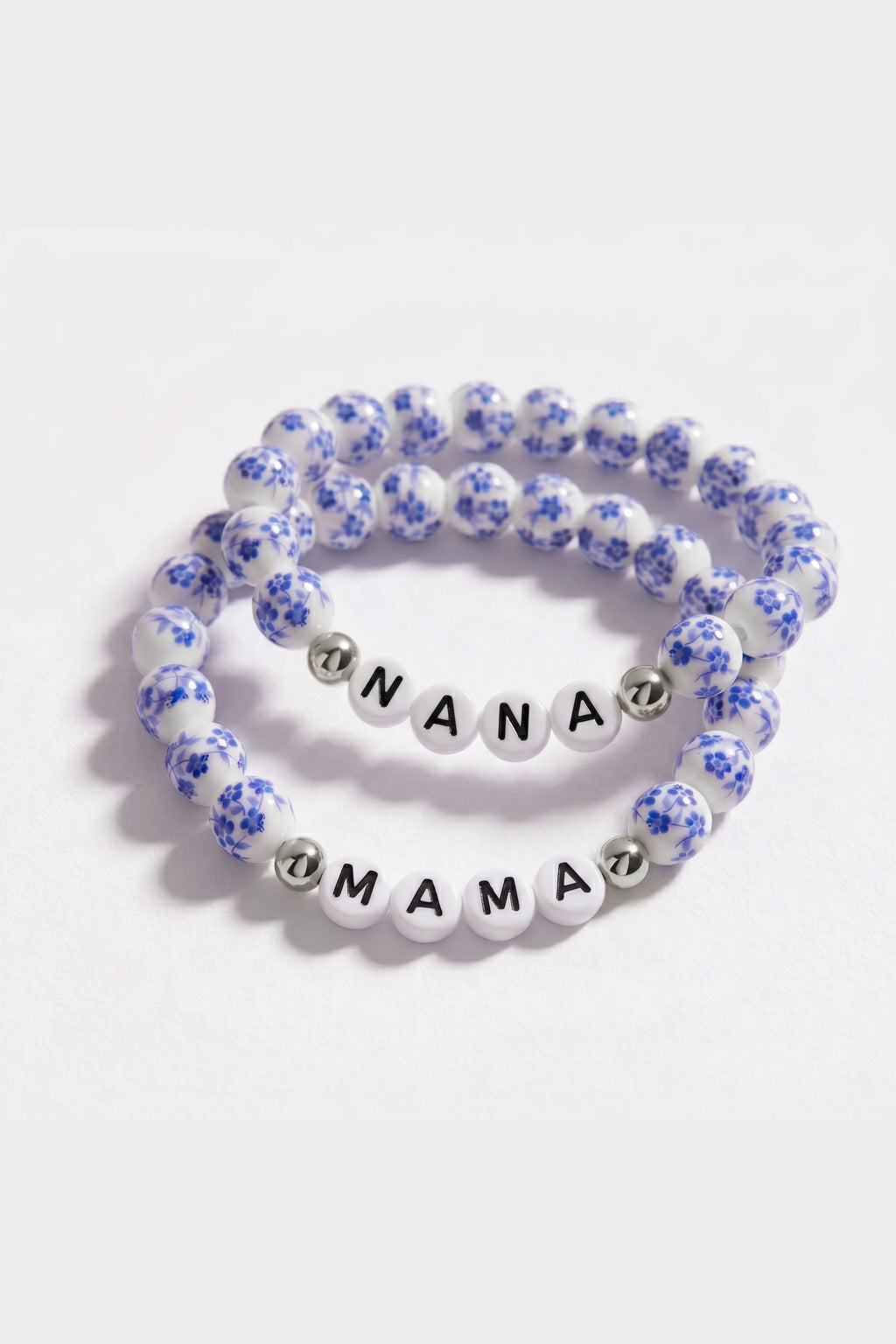 Mint & Lily Bracelet à Perles en Porcelaine Bleue Florale