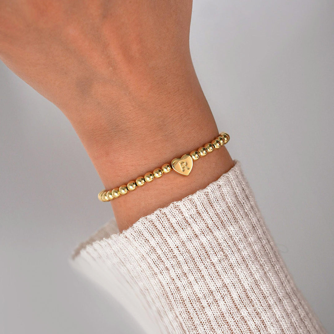 Mint & Lily Bracelet à Perles Dorées avec Initiale Cœur