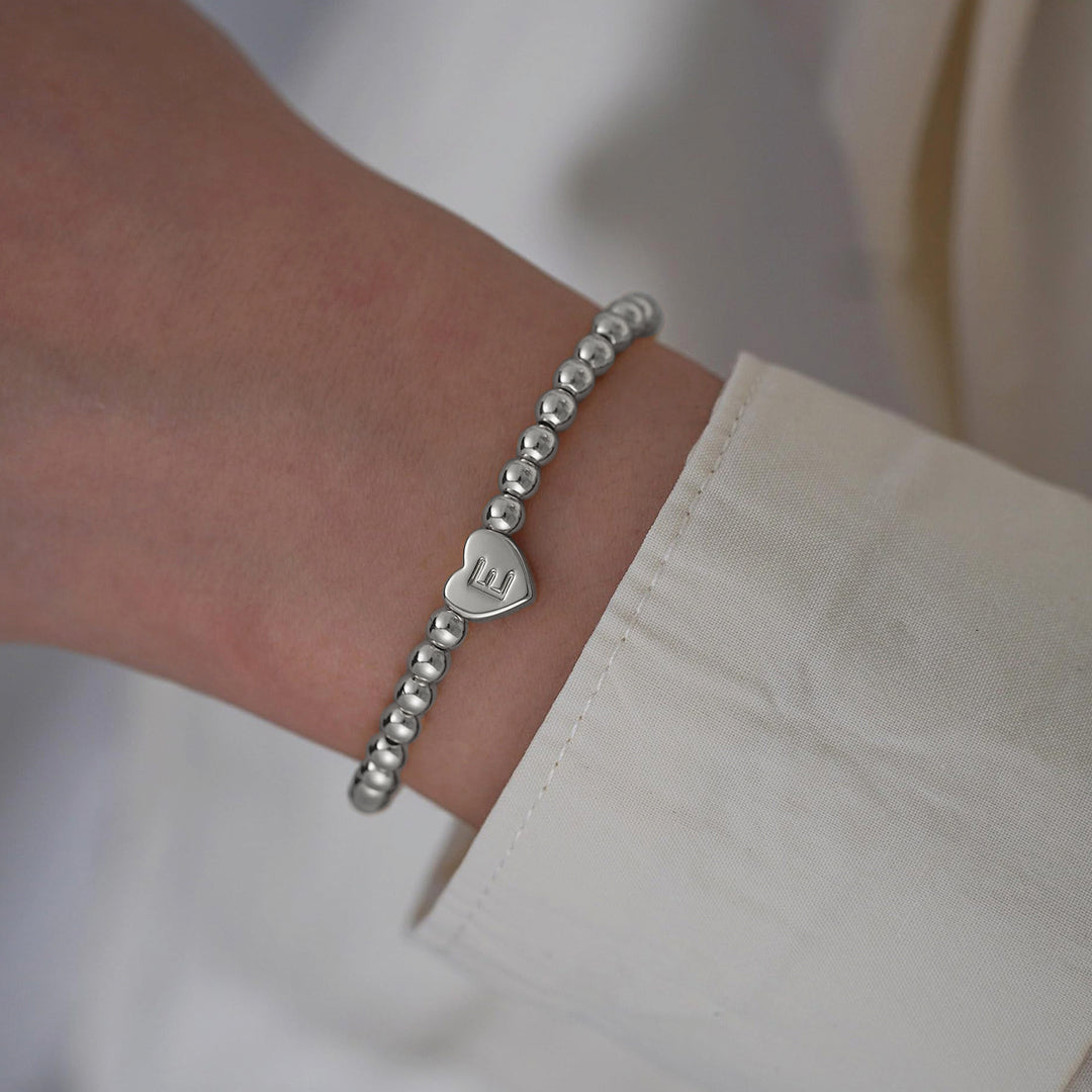 Mint & Lily Bracelet à Perles Dorées avec Initiale Cœur