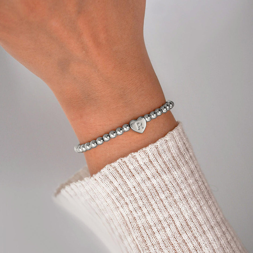 Mint & Lily Bracelet à Perles Dorées avec Initiale Cœur