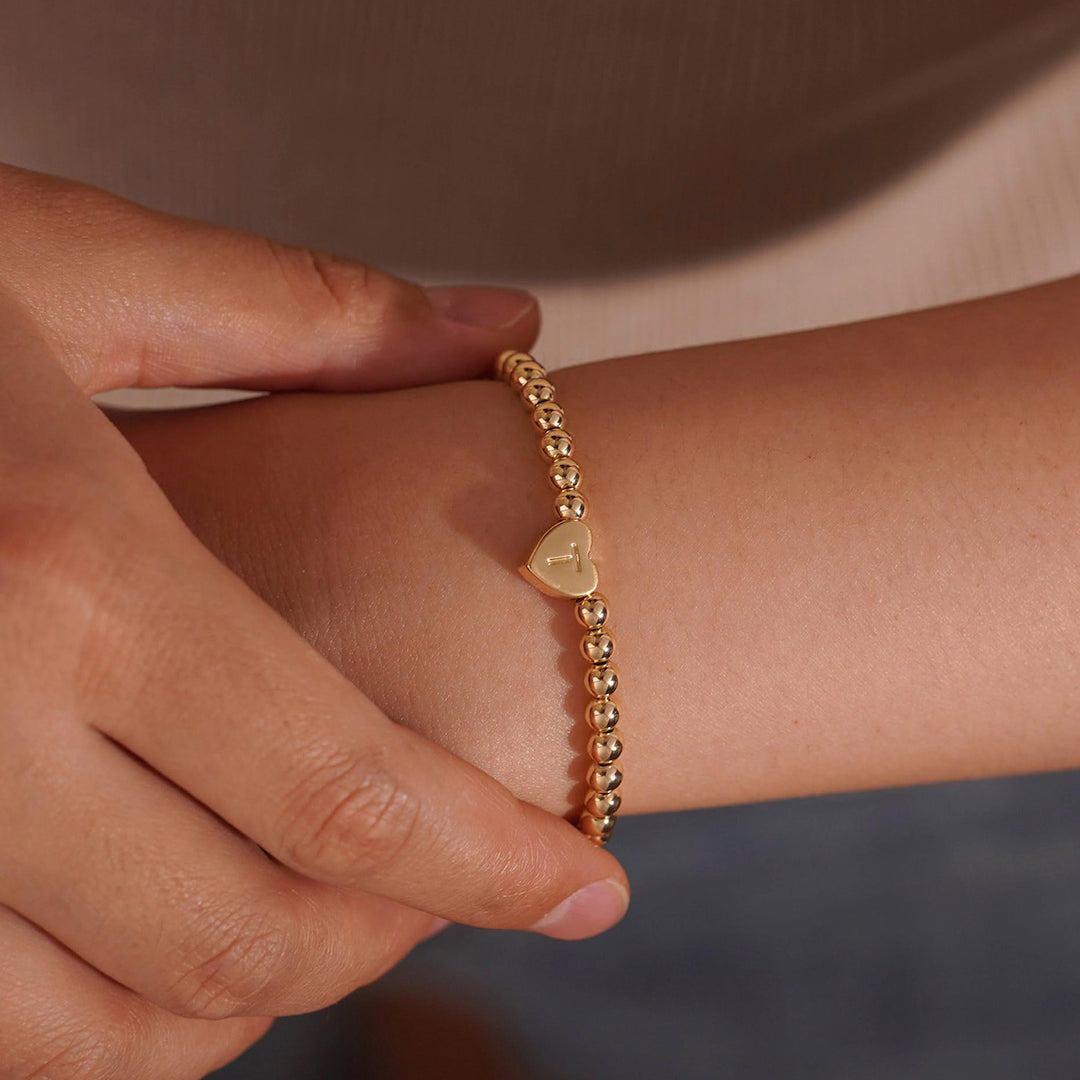 Mint & Lily Bracelet à Perles Dorées avec Initiale Cœur
