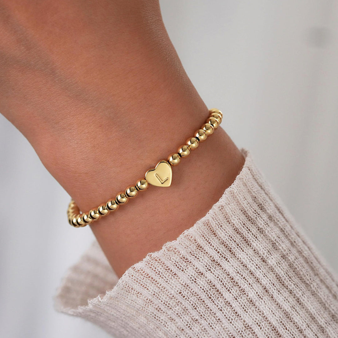 Mint & Lily Bracelet à Perles Dorées avec Initiale Cœur